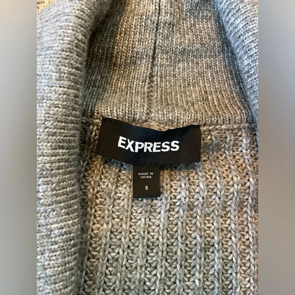 Express Women's Small chunky knit boyfriend cardigan